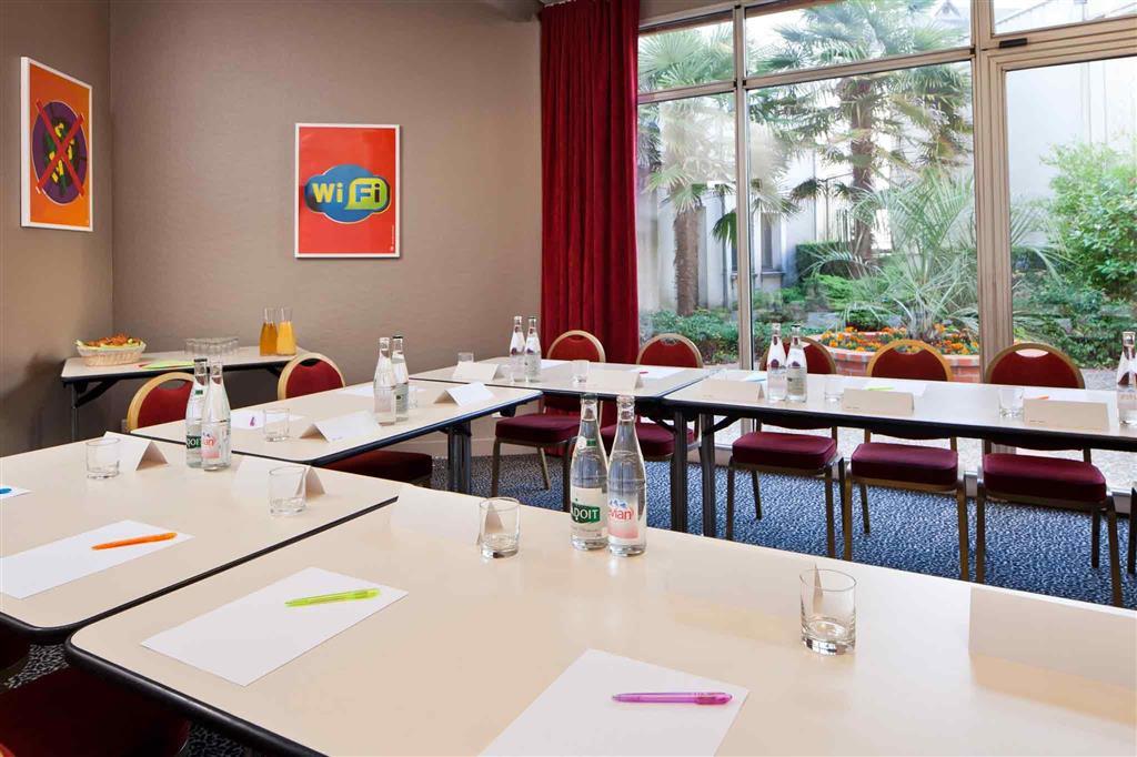 Отель Ibis Styles Blois Centre Gare Экстерьер фото
