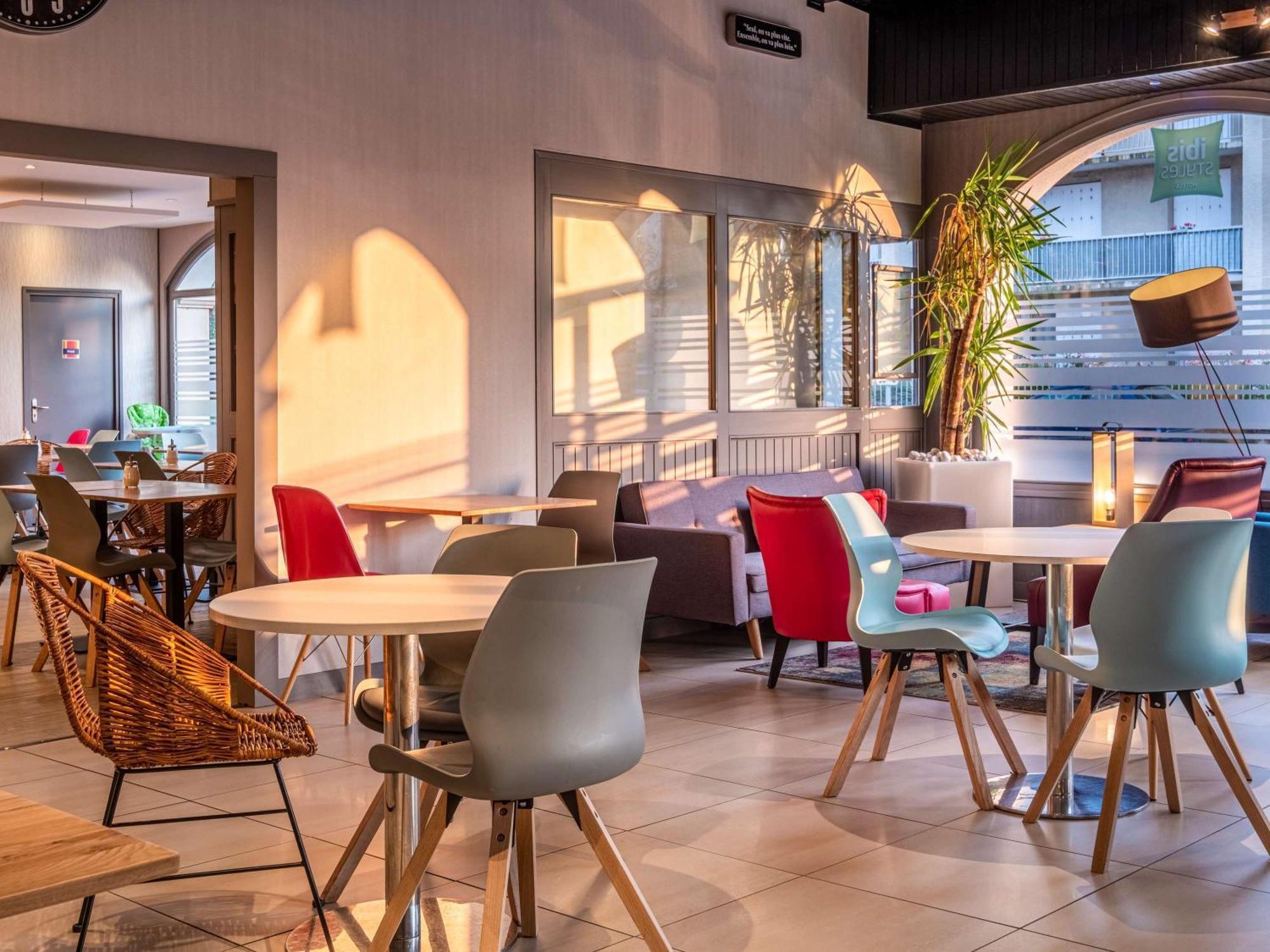 Отель Ibis Styles Blois Centre Gare Экстерьер фото