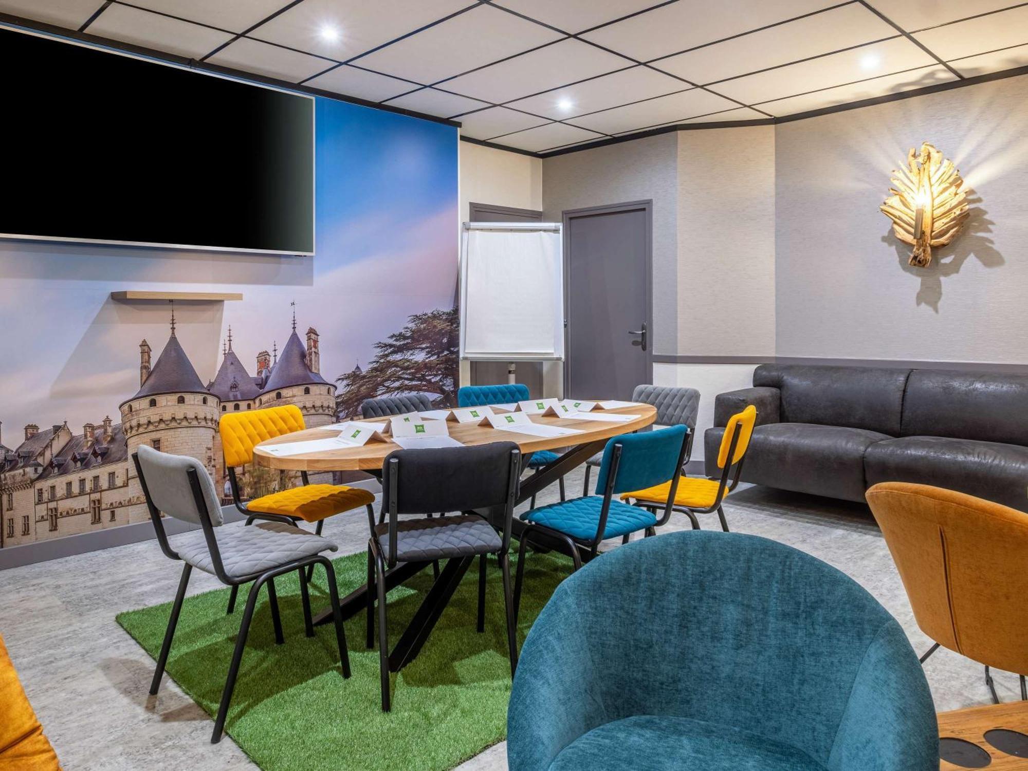 Отель Ibis Styles Blois Centre Gare Экстерьер фото